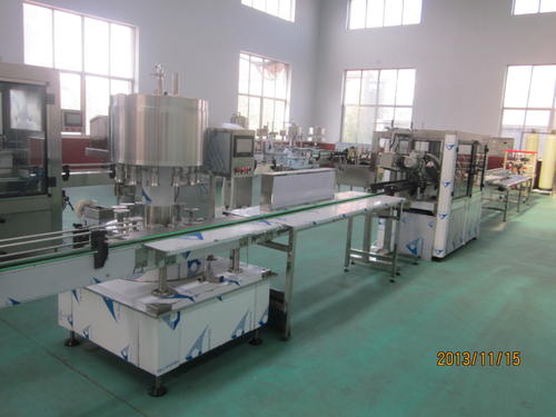 全自動(dòng)白酒灌裝機(jī)
